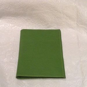 Budd Leather Bi-fold Green Crocodile/ Alligator Print Passport Wallet NWOT